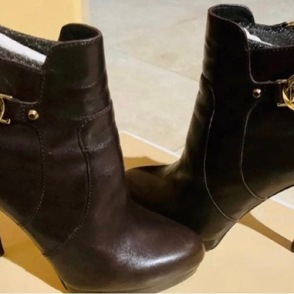 Michael KORS Wyatt Booties - Picture 5 of 8